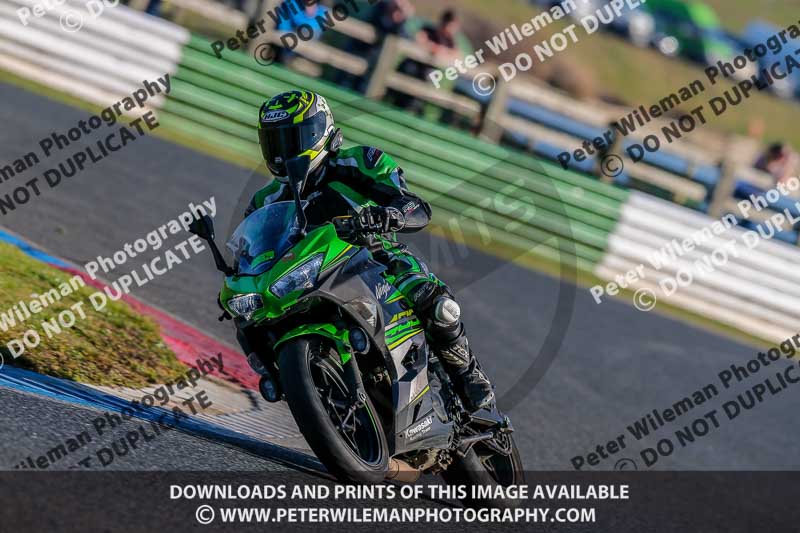 PJM Wedding Photography;enduro digital images;event digital images;eventdigitalimages;mallory park;mallory park photographs;mallory park trackday;mallory park trackday photographs;no limits trackdays;peter wileman photography;racing digital images;trackday digital images;trackday photos